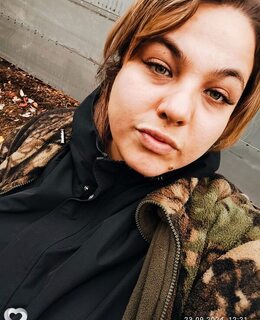 Оля